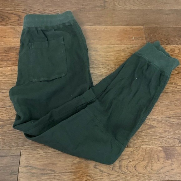 Aritzia army green cargo pants. - Picture 1 of 1